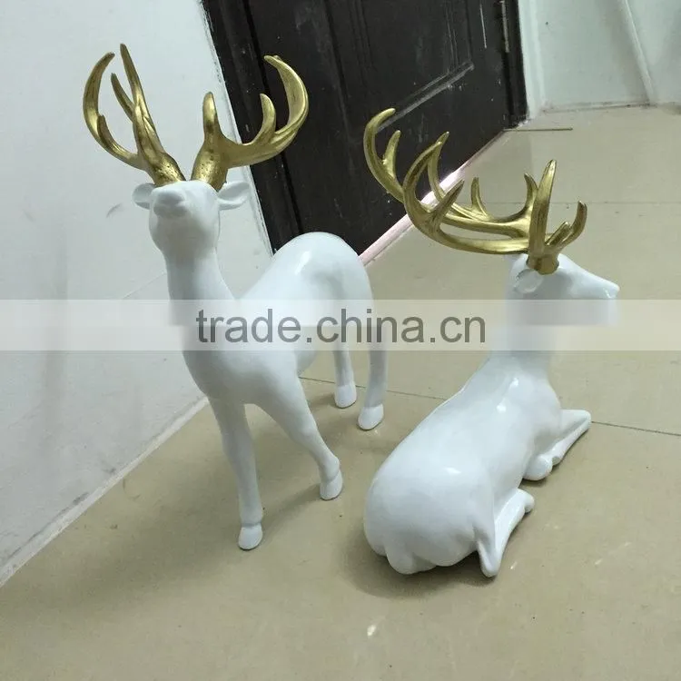 Polyresin Christmas reindeer sculpture