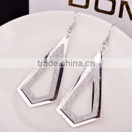 Latest design hot sale simple hollow irregular figure brass gold plated earring jewelry