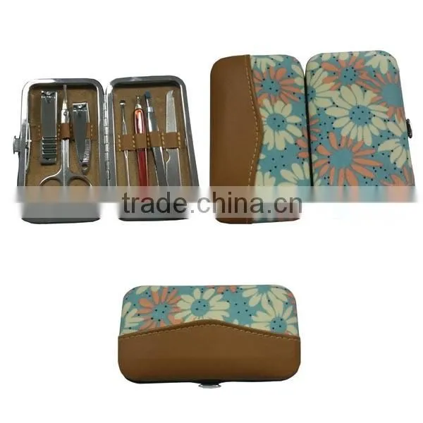 Manufacturer supply mini leather manicure and pedicure set