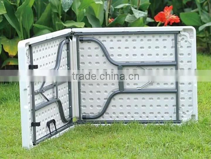 Outdoor Plastic Folding Table