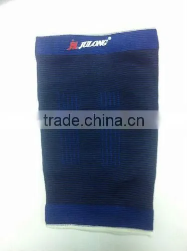 Neoprene wrap around knee support