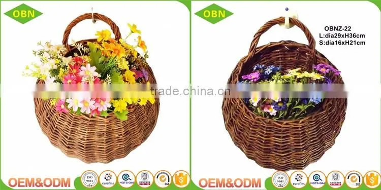 Handmade hanging garden flower basket with plastic liner