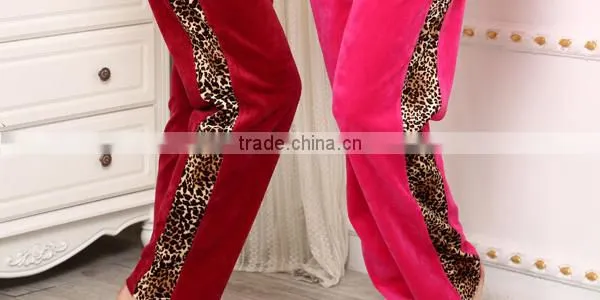 Wholesale OEM winter zip hoody velvet pajamas leopard print design house pajamas for women
