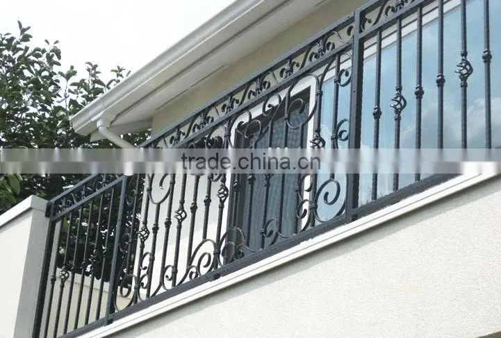 2014 Top-selling corridor garden steel fence