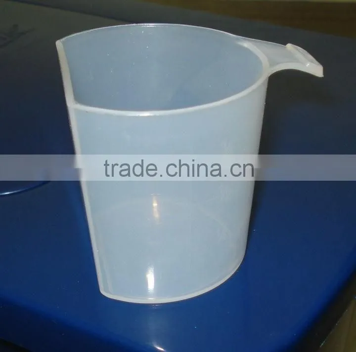 H109 160ml transparent plastic measuring scoop