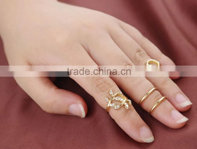 Fashion Latest Gold Finger Multiple Engagement Ring Set for Women