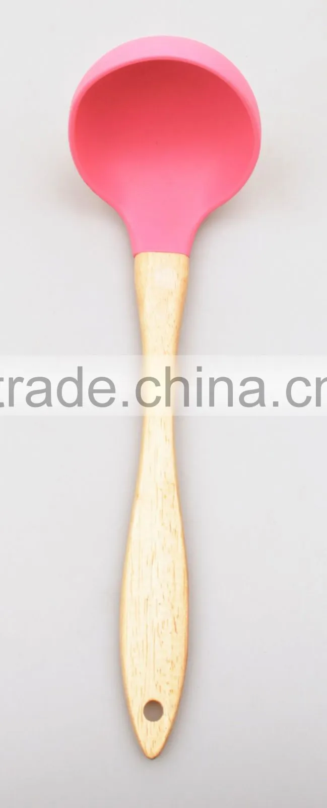 beautiful in desigh LFGB testing silicon kitchenware with ruber wooden handle