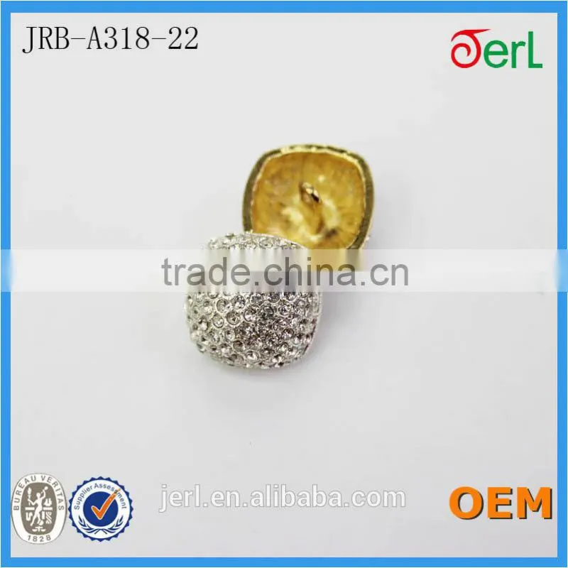 Plastic pearl&crystal button