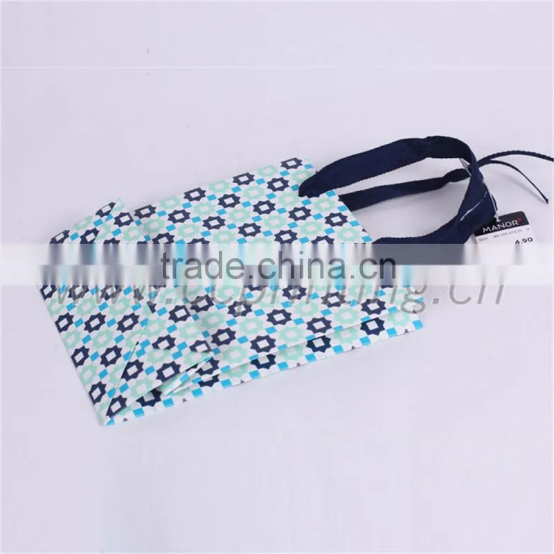 low cost polka dot paper gift bag Free sample supplier