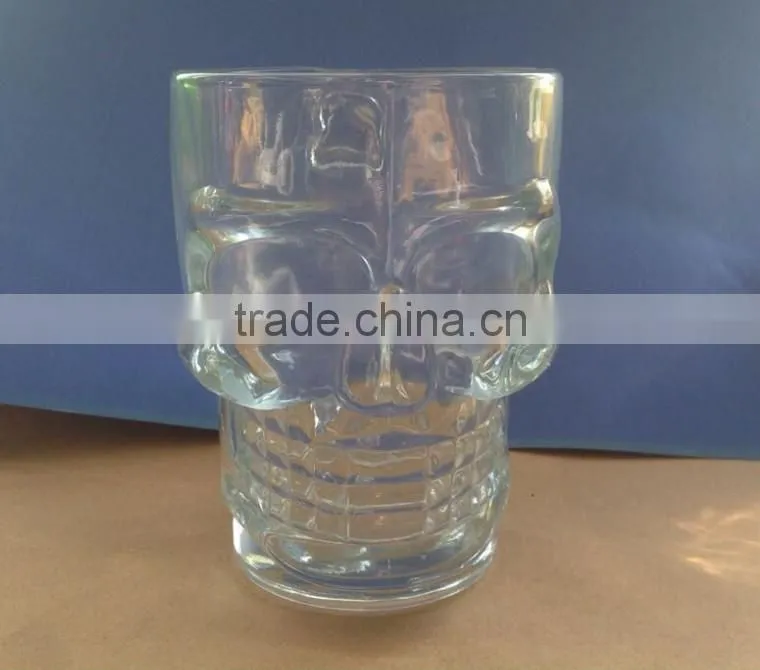 Oversized skull beer mug with handle