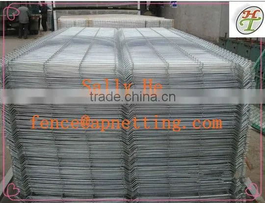 RAL6005 powder coated 5mm wire welded 4 bending mesh panels 2.5x1.63m 50x200mm aperture sqaure post fencing