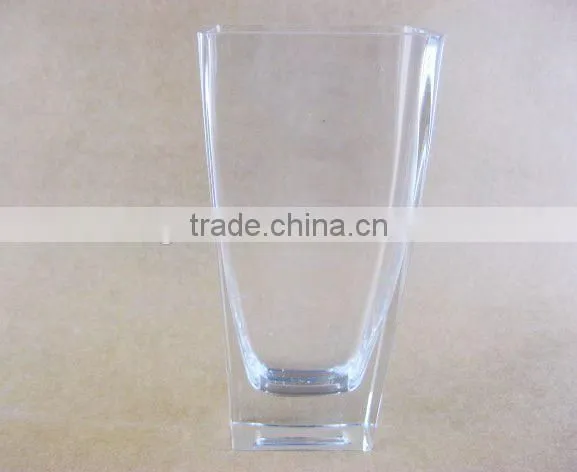 clear glass vase/ flower bottle