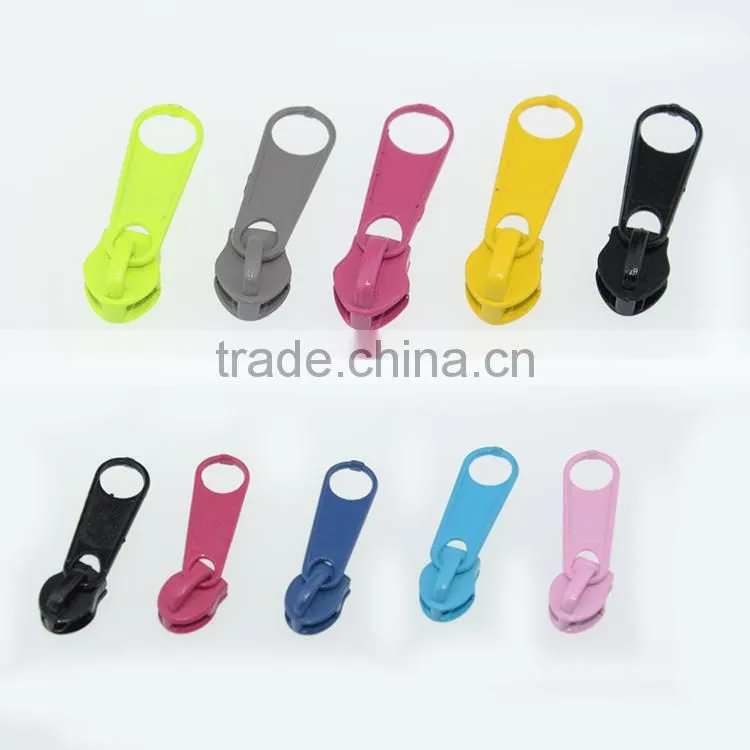Hot Sale Cheap Colorful Nylon Zipper Long Puller Zipper Sliders