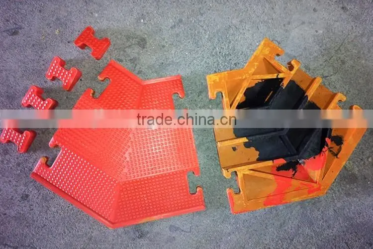 Lower Factoty Price 900*500*50mm Soft Flexible 5 channels Rubber heavy duty cable protector