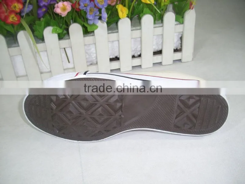 Cheapest Vulcanized Canvas Shoe/Classic shoes /Football Shoe