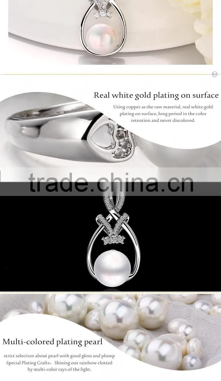 China Supplier Whiet Zircon Glass Stone Ladies Elegant Pendant Novelty