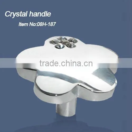 Single arch crystal knob
