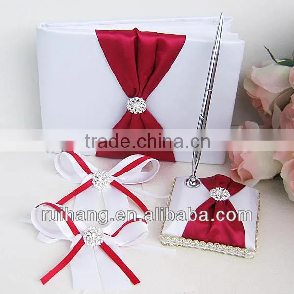 Graceful golden rhinestone wedding box