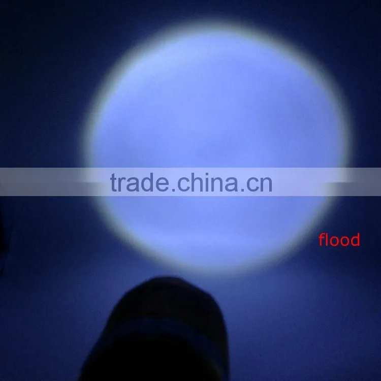 1W powerful led Zoom adjustable flashlight powered by 2D batteries