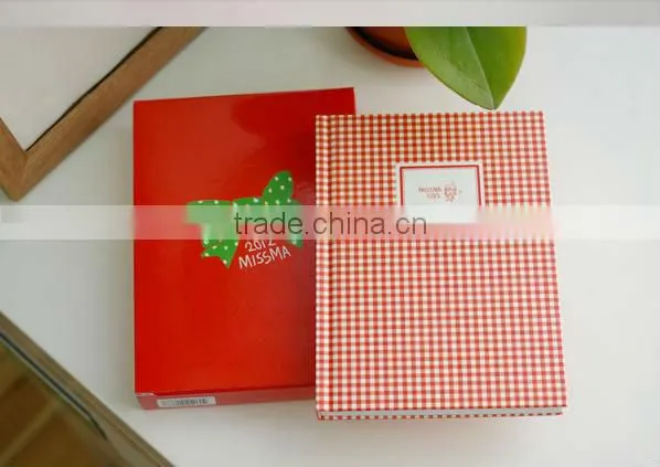 2013 Customized Red And Green Cute Table Calender
