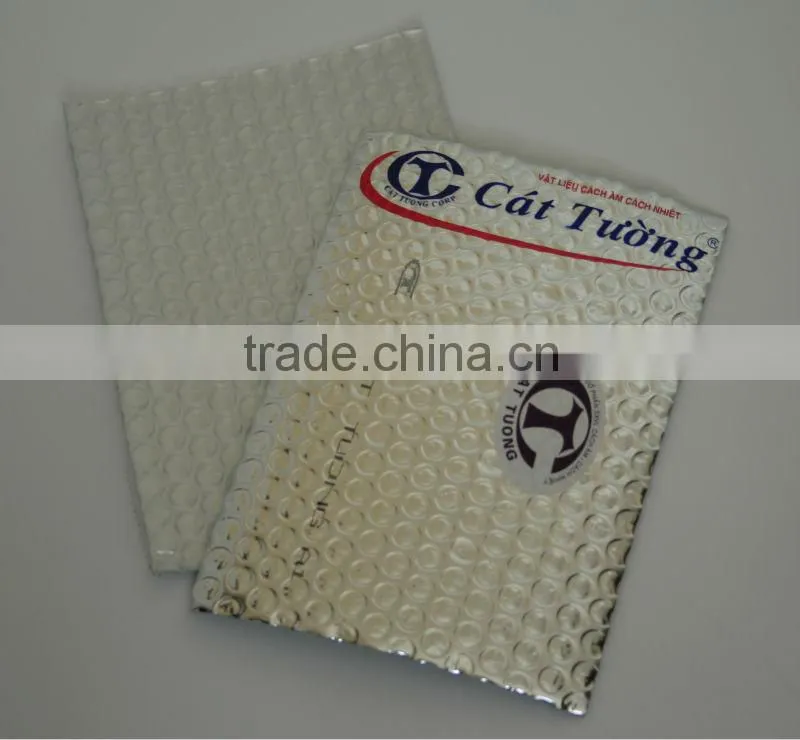 Metalized bubble insulation for packing and wrapping cargo