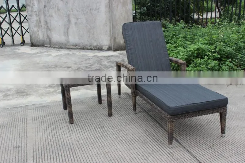A - high-end hotel patio round wicker sun lounger CF913L