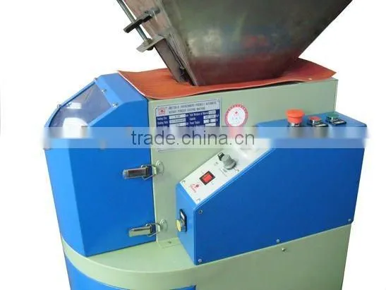 Rotary powder divider