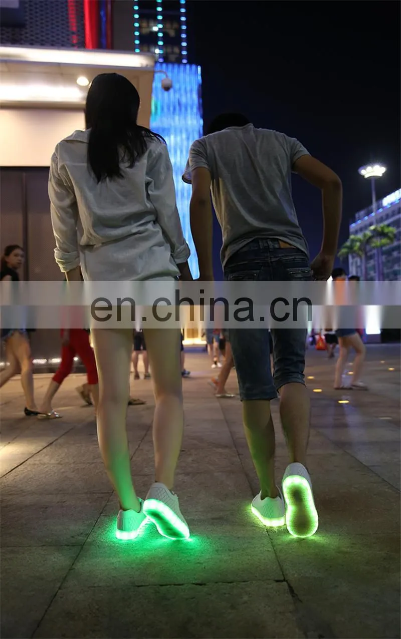 wholesale casual couple shoes OEM low minimum quantity luminous LED sneakers