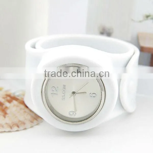 2013 new fashion Beautiful silicone slap watch