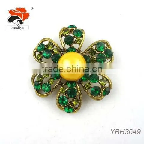 fabulous rhinestone pearl cheap flower brooch for wedding decorations