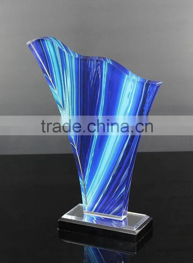 Professional manufactuer customize trophy with artificial style