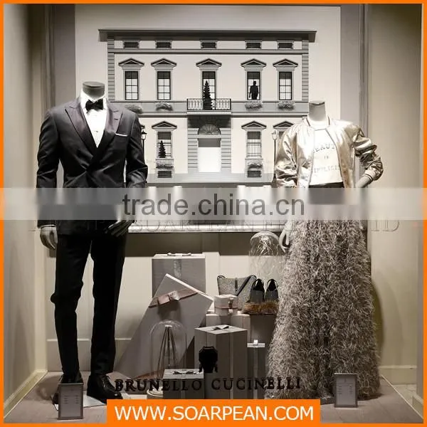 Window displays cardboard gift boxes for visual merchandising