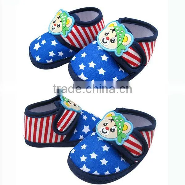 beautiful baby girl pre-walkler shoes