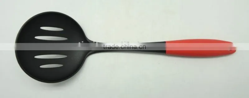 PLASTIC KITCHEN TOOLS