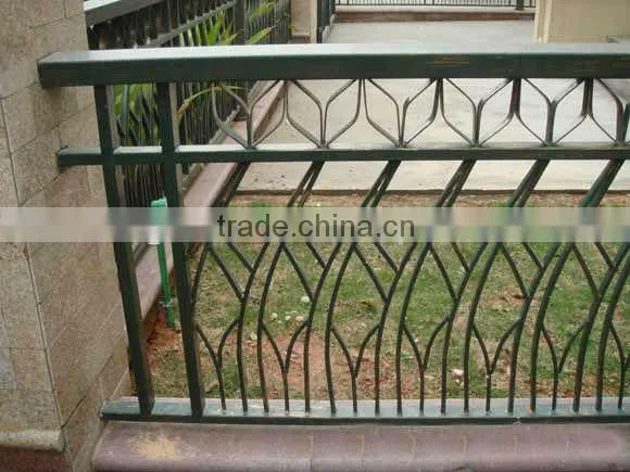 2014 Top-selling wrought iron security garden fence