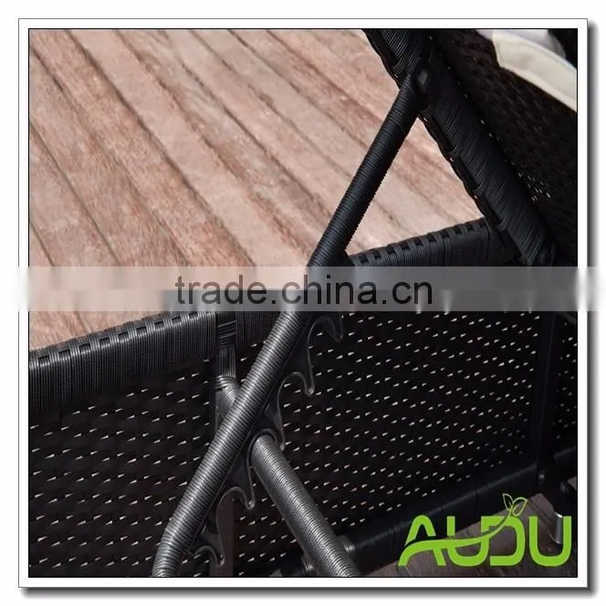 Philadelphia Patio Outdoor Wicker Lounger