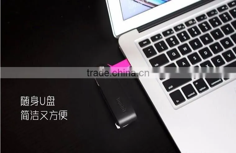 Multifunctional storage keychain with Skeleton Screws and high quality leather
