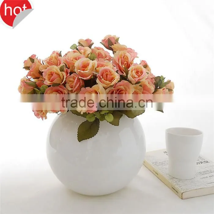 romantic table centerpiece glass vases white
