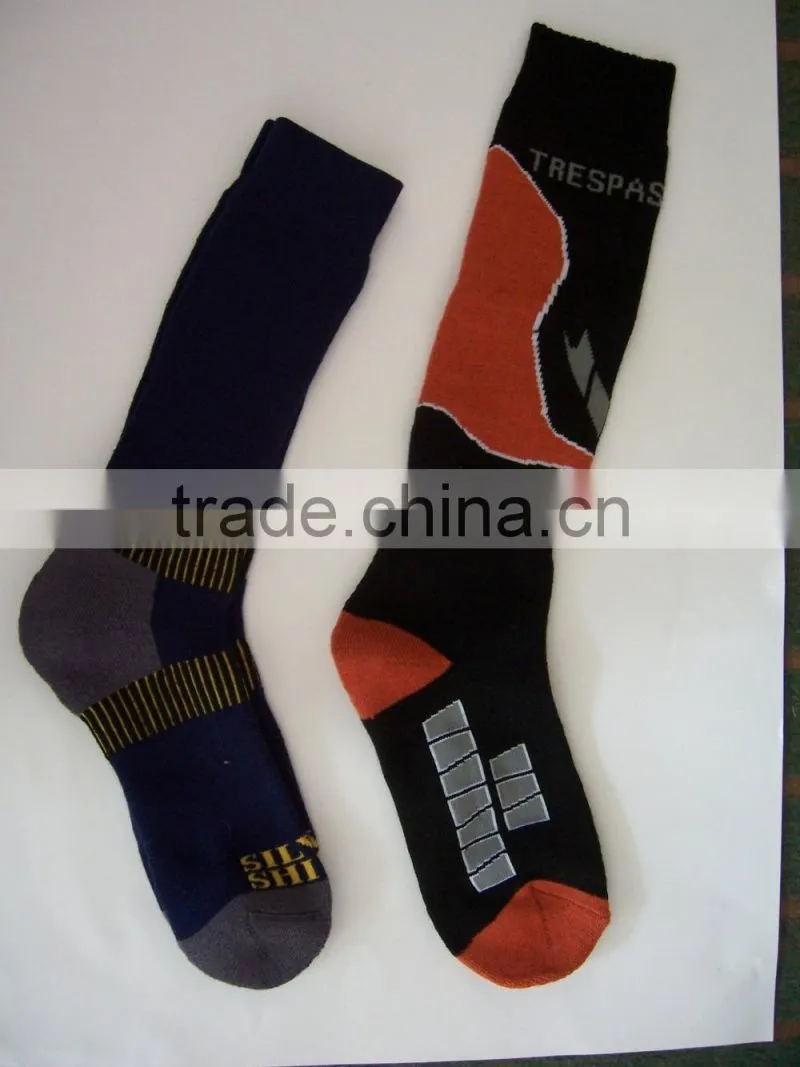 Jacquard combed cotton socks for men