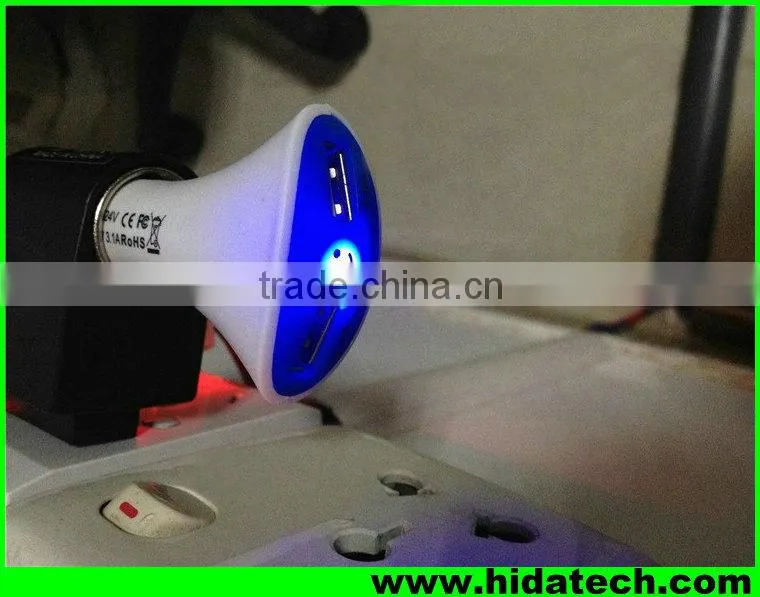 Christmas promotional dual usb electric car charger adapter for iphone in fanshaped with smile face