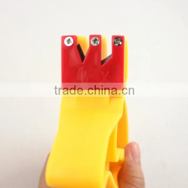 Mini sharpener for knife and scissors