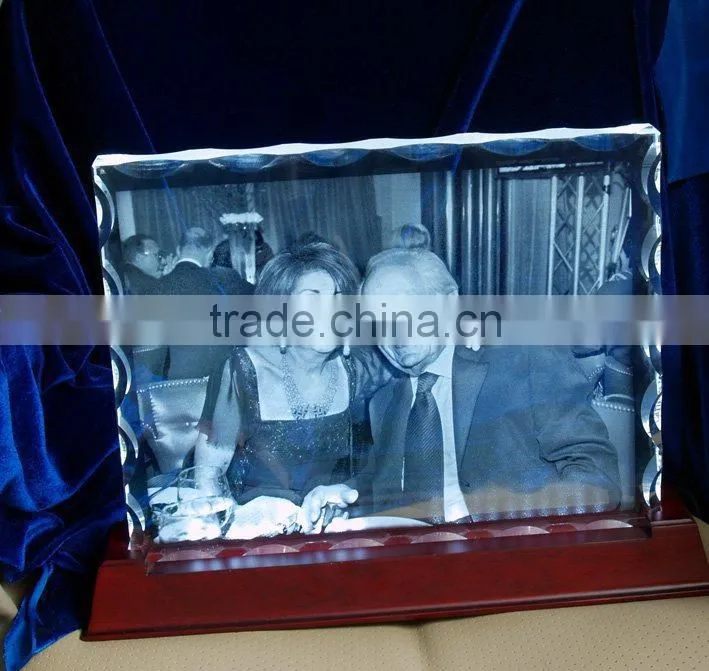 Luxuriant in design crystal photo frame