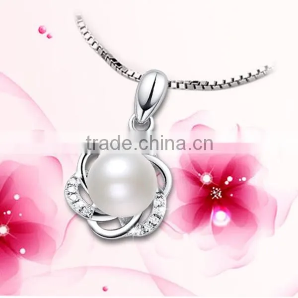 Simple design elegant pearl necklace pendant