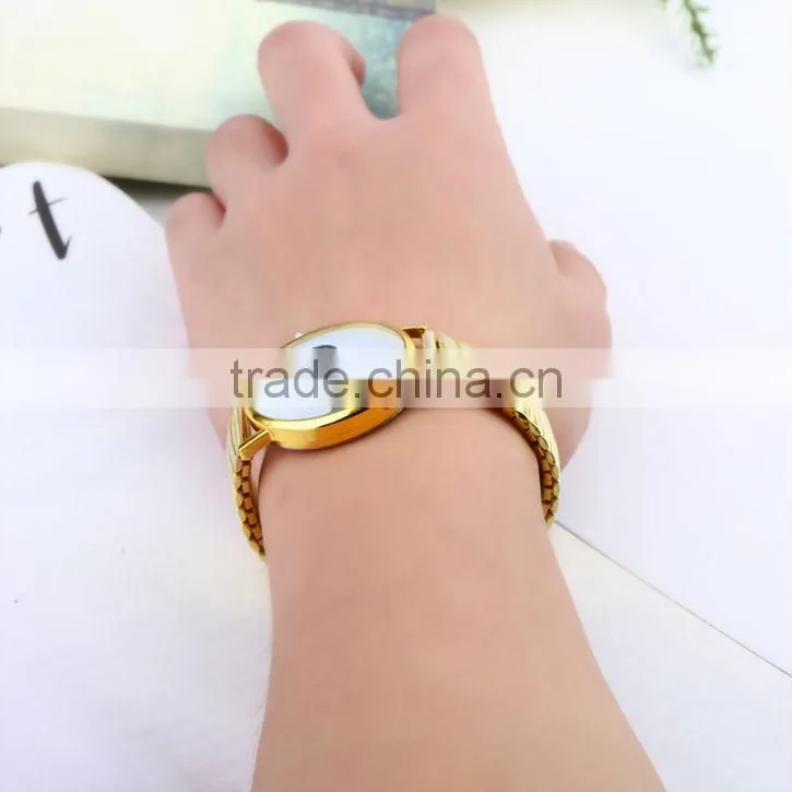 New Mustache Pattern Quartz Bracelet Watch With Metal Band