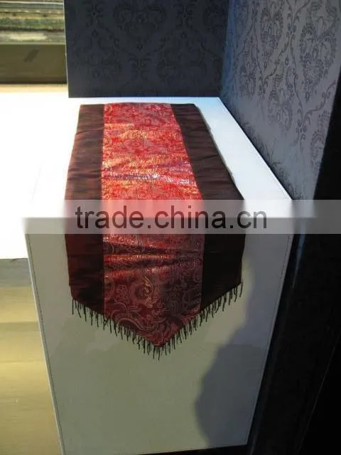 Fashion table runner