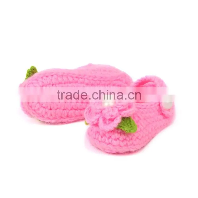 Green leaves Embellished Hand Made Crochet Knitting Flower Girl Shoes
