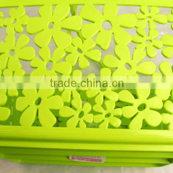 Plastics baskets with handle