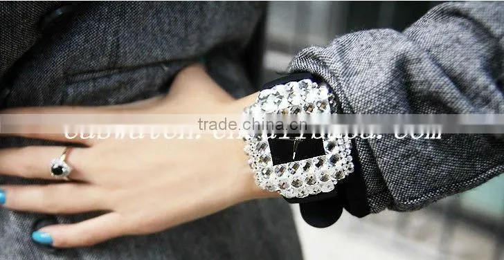 Fashion square case watch with small whtie crystal insreted and rubber band