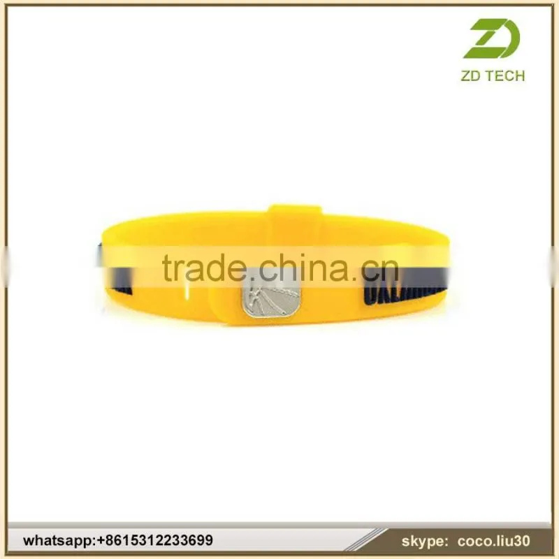 Factory directly custom hole adjustable silicone bracelet / wristband / rubber band with metal buckle ZDS2021