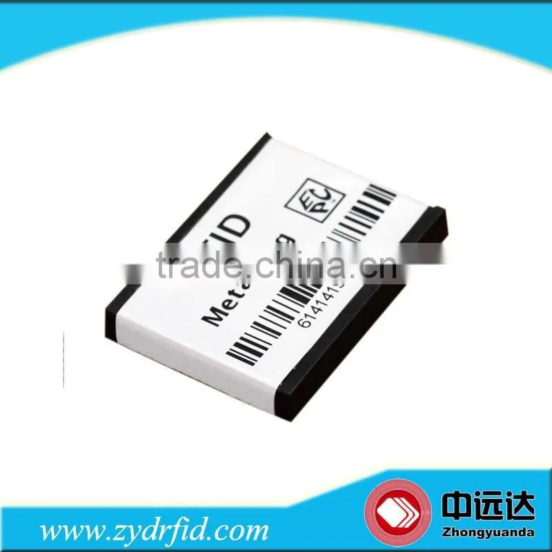 Small passive rfid tag for gas cylinder management